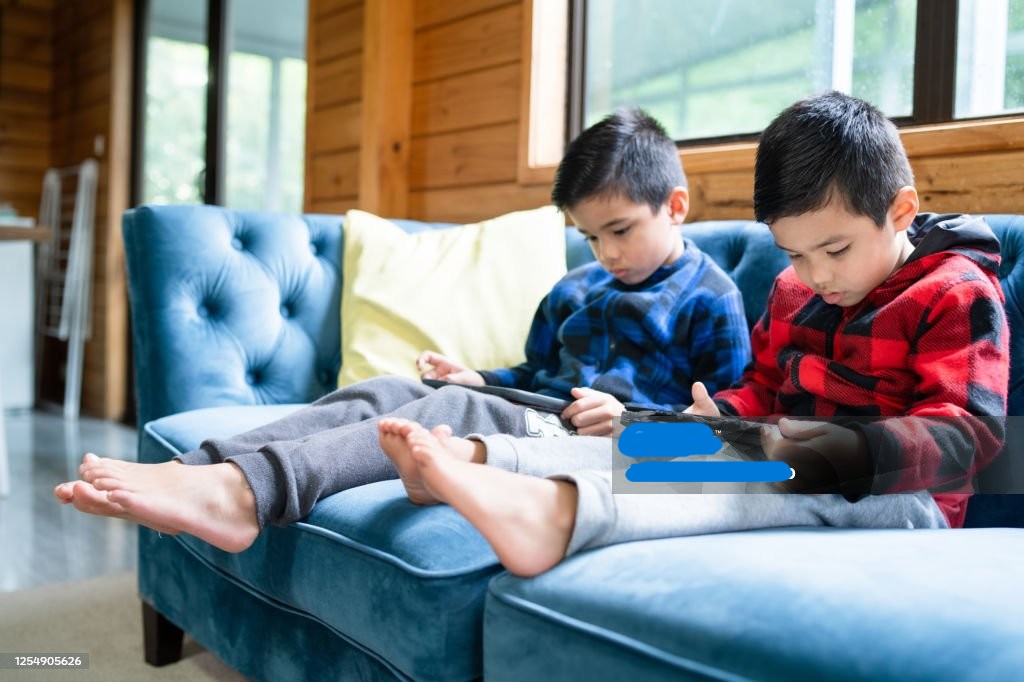 Screen Time & Kids’ Eyes: What Every Parent Should Know